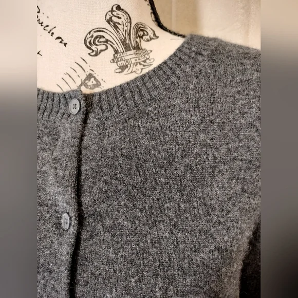 EUC! Boden Classic Cashmere Gray Women's Sweater. Size S - Picture 2 of 6